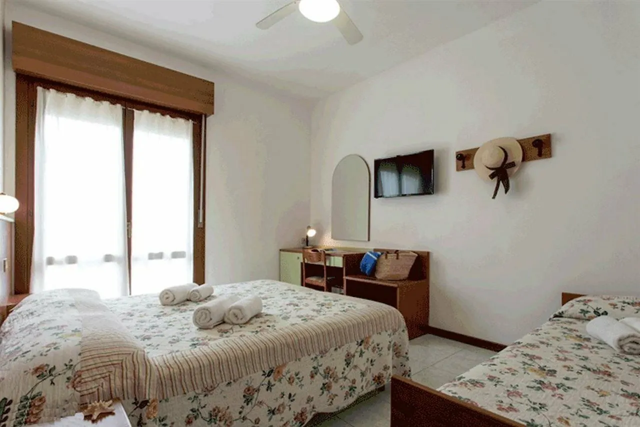 Hotel Windsor Lido di Jesolo 3*,  Italy